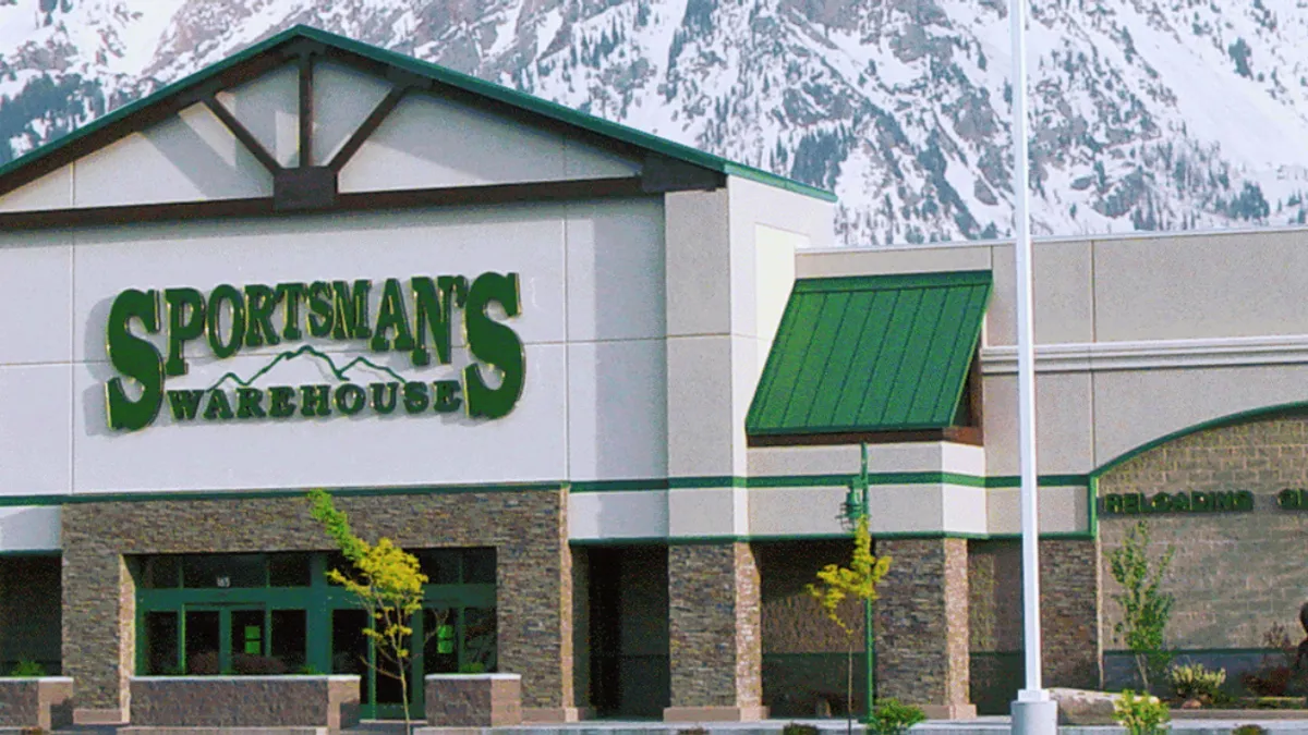 Sportsman's Warehouse store location.