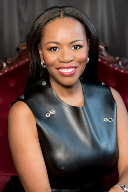 a headshot of tracie morris