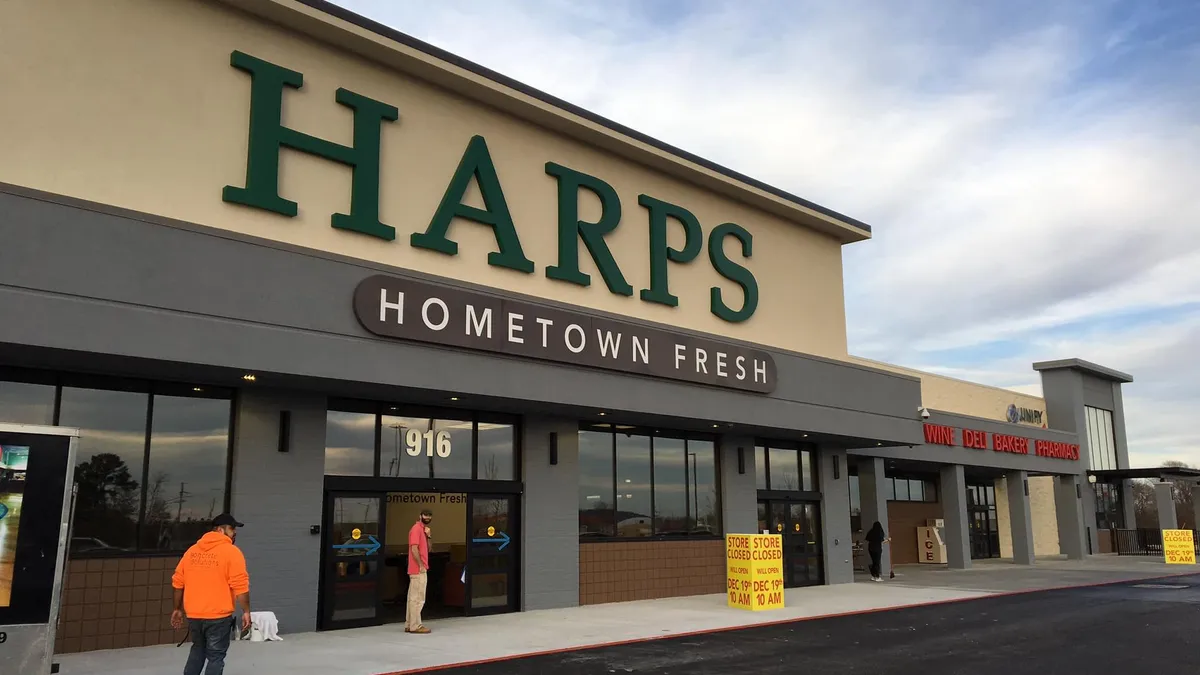 Harps to acquire Town and Country Grocers