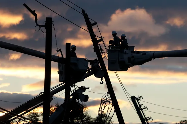 120K customers without power in Southeastern US as Hurricane Isaias recovery enters third day
