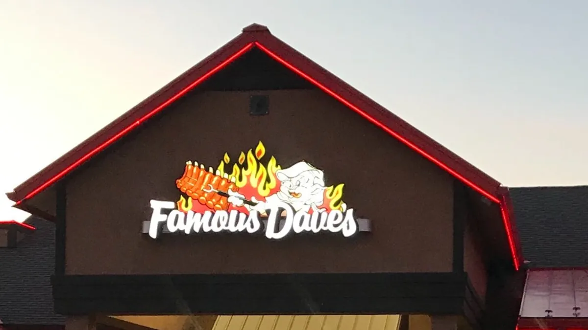 Famous Dave's in Chantilly, Virgnia taken by Julie Littman of Restaurant Dive