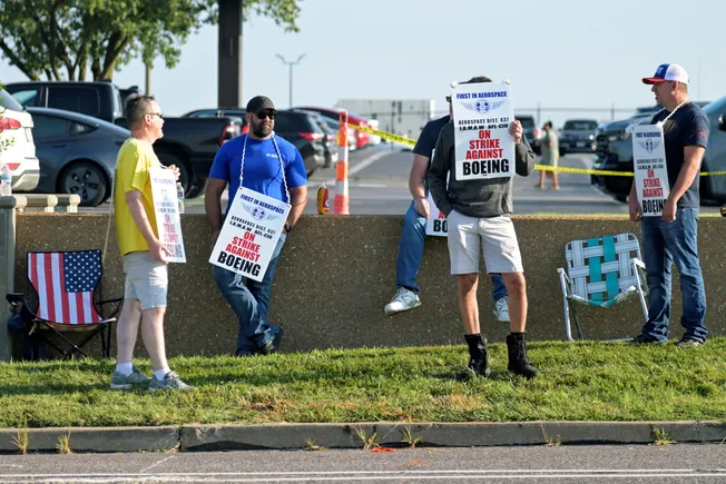 Manufacturing sees 12,000 job losses in August