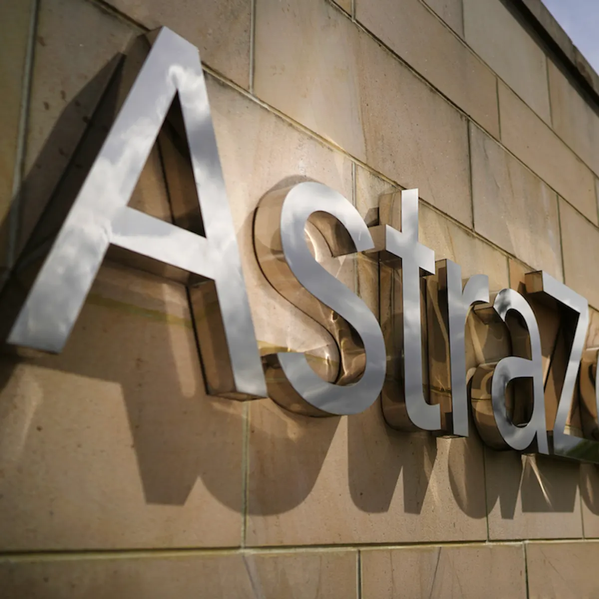 AstraZeneca stays in GLP-1 drug race with new deal