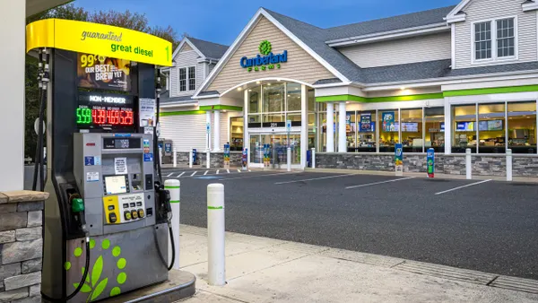 cumberland farms outside the store