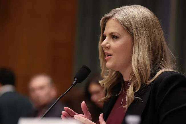 FDA nominee Overton parries vaccine questions at Senate hearingの原文掲載画像