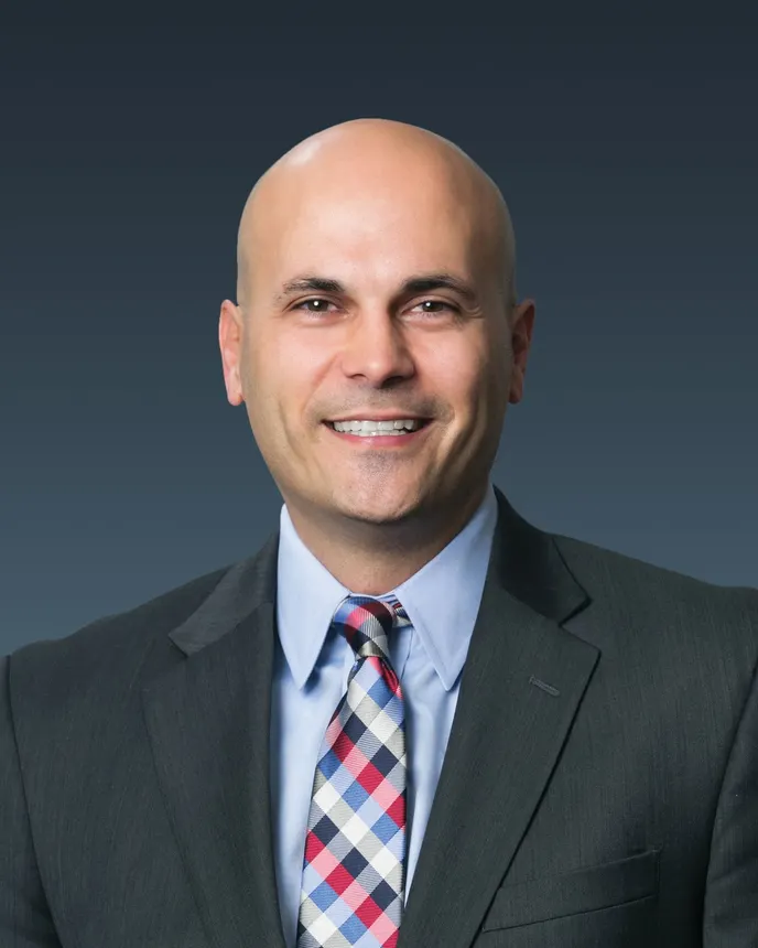 headshot of Scott Damiecki