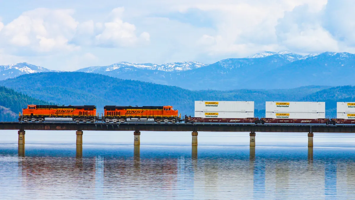 JB Hunt BNSF containers