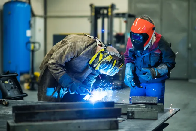 Gen Z workers want to pursue skilled trades but face barriers thumbnail