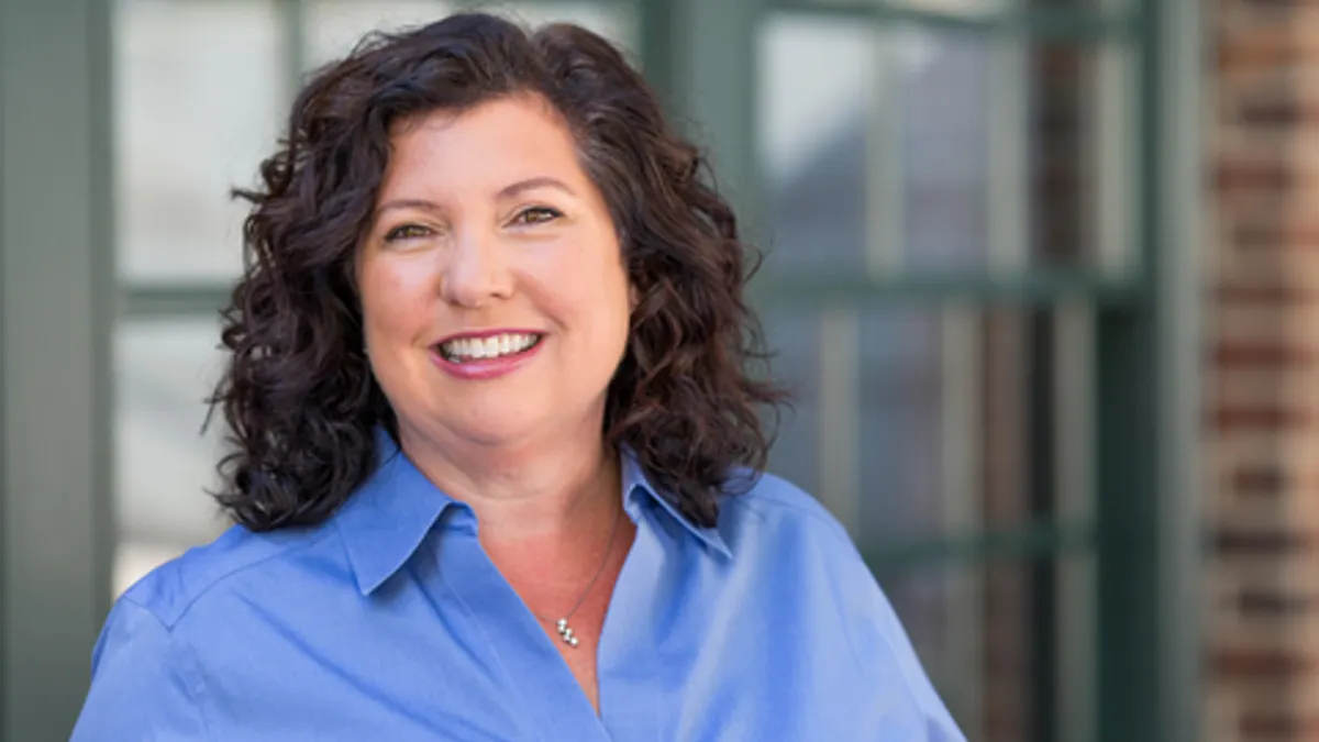 Headshot of Cynthia Williams