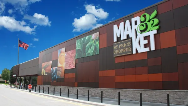 Exterior of a Price Chopper/Market 32 store