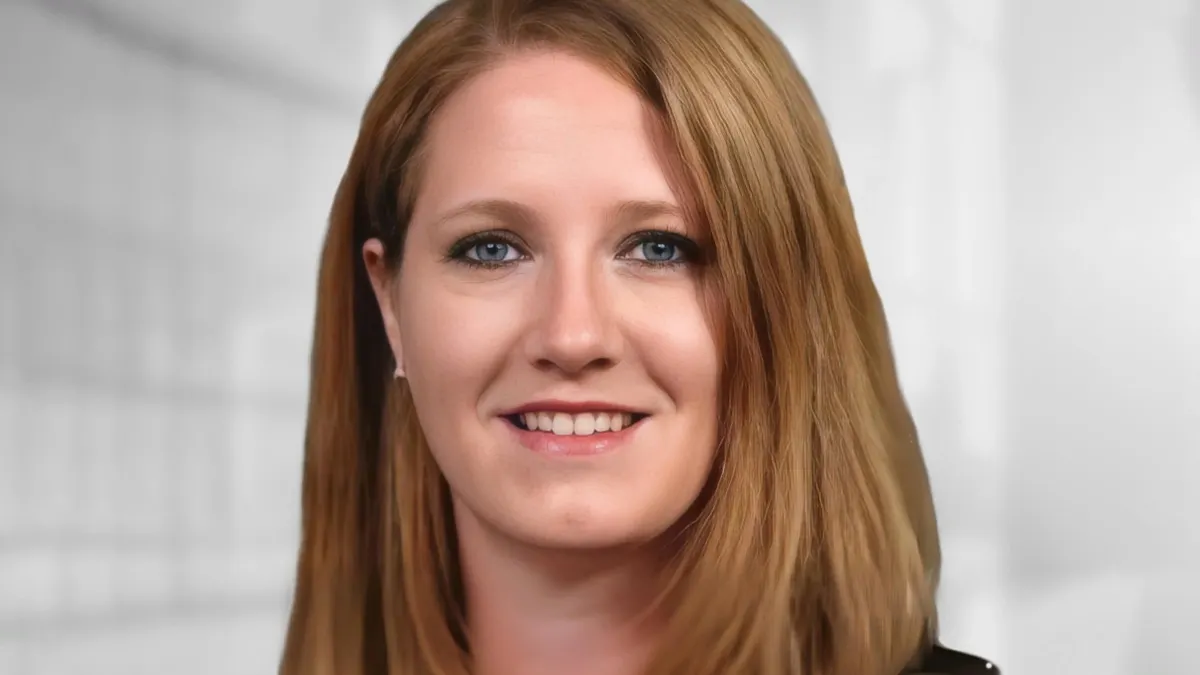 Laura LaPeer