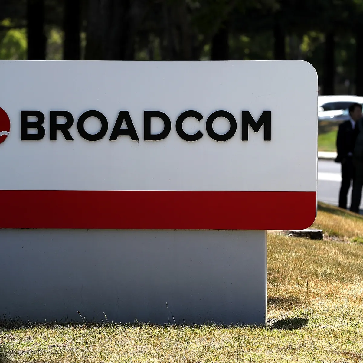 Broadcom swipes Alphabet CAO for CFO