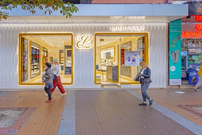 Estée Lauder now expects up to 10K role reductions