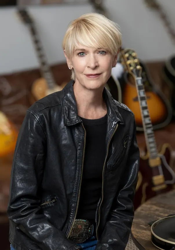 Headshot of Anne Rohosy