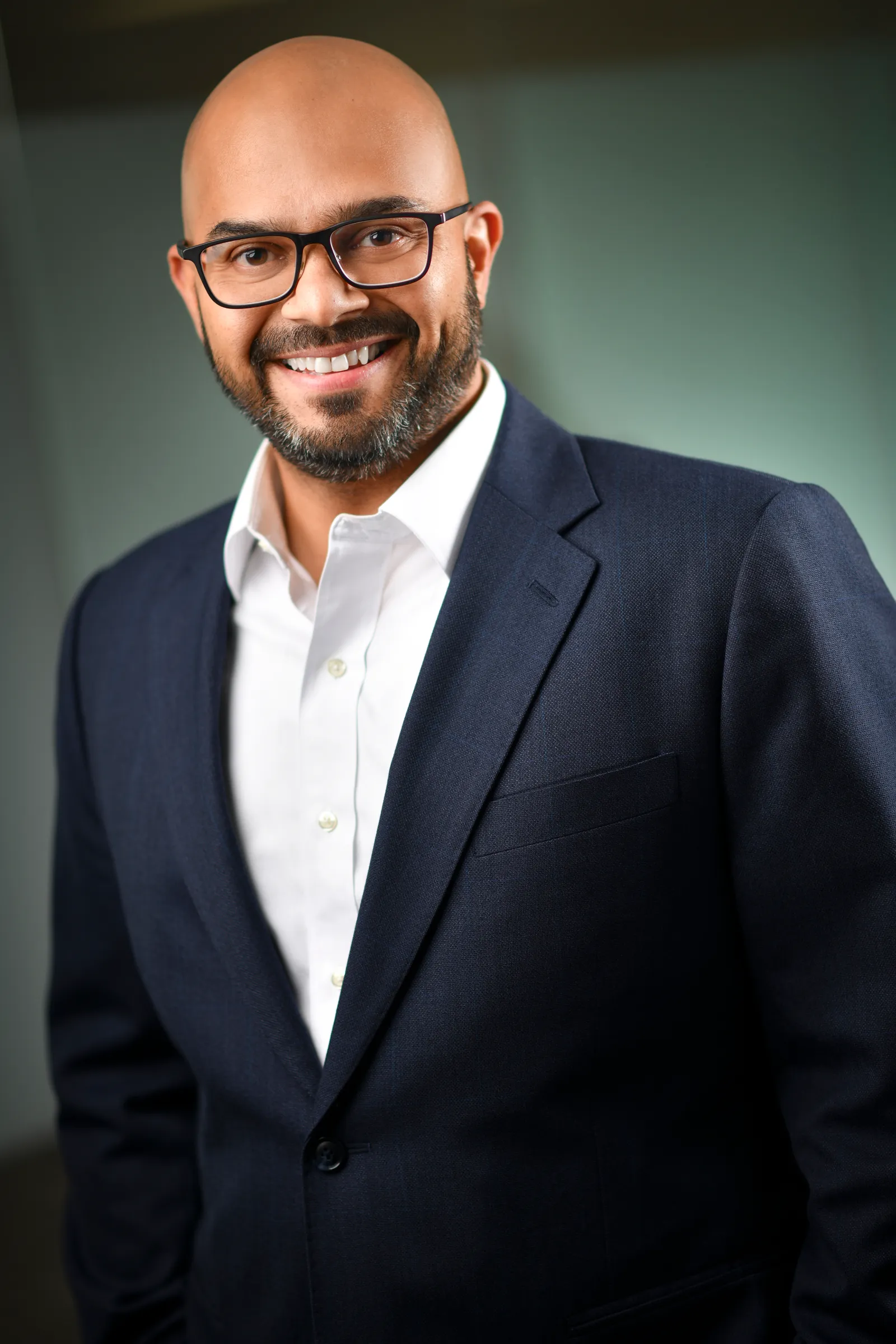 Headshot of Gravis CEO Vishal Rao