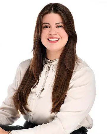 Headshot of Laura Valle-Gutierrez.