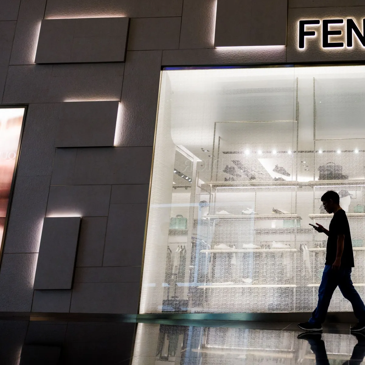 w*f様 LOUIS VUITTON・FENDI・ETRO その他　ネクタイ7点 LVMH names 3 new CEOs | Fashion Dive