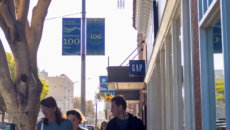 Gap unveils AI-assisted shopping, three decades after its first website