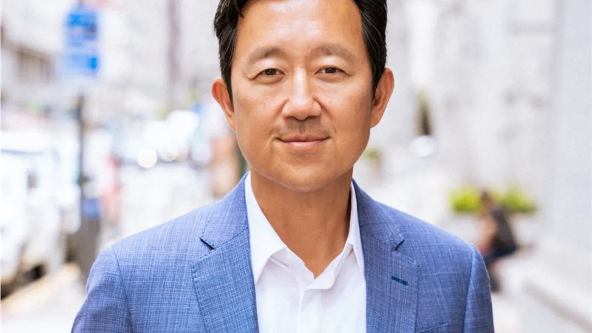 Incoming Visa CFO Chris Suh