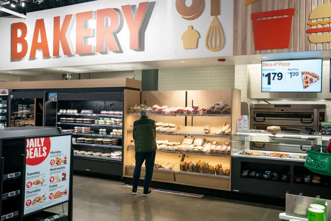 This week in 5 numbers: Amazon will give grocery benefits to workers