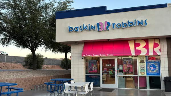 The facade of a Baskin-Robins restaurant.