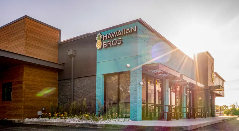 Hawaiian Bros signs 52-store Florida deal