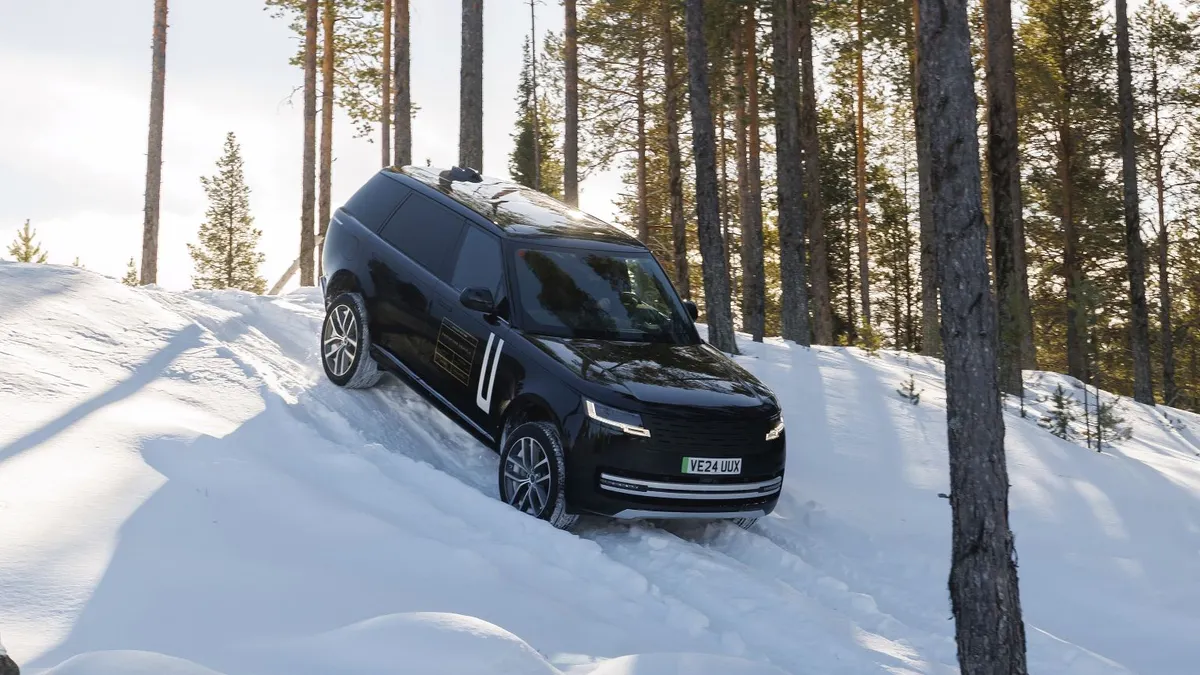 Range RoverElectric Tests 2026