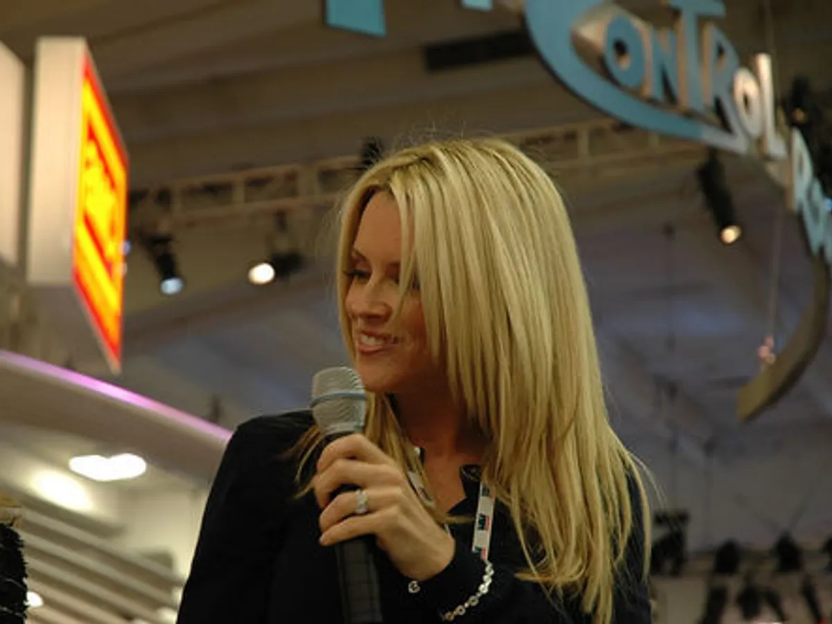 Blu e-Cigs hires Jenny McCarthy for TV spot, webisodes