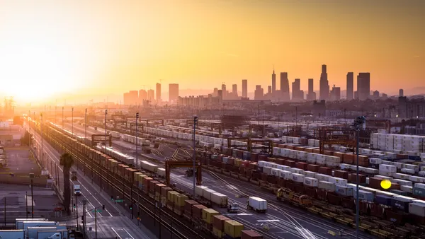 Intermodal freight yard