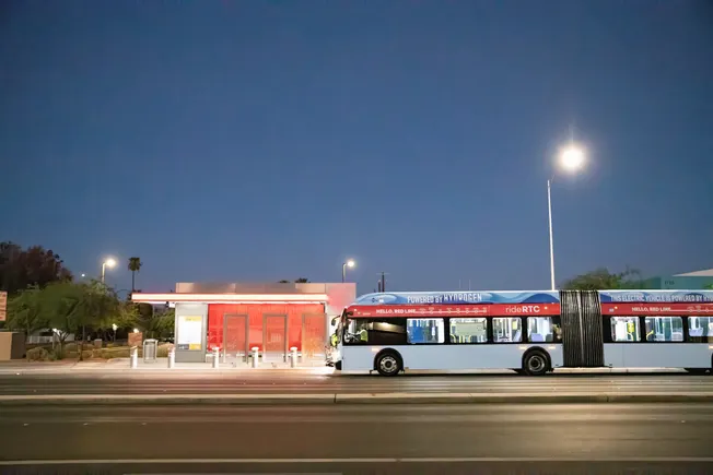 Las Vegas debuts bus rapid transit line to grow ridership, improve service