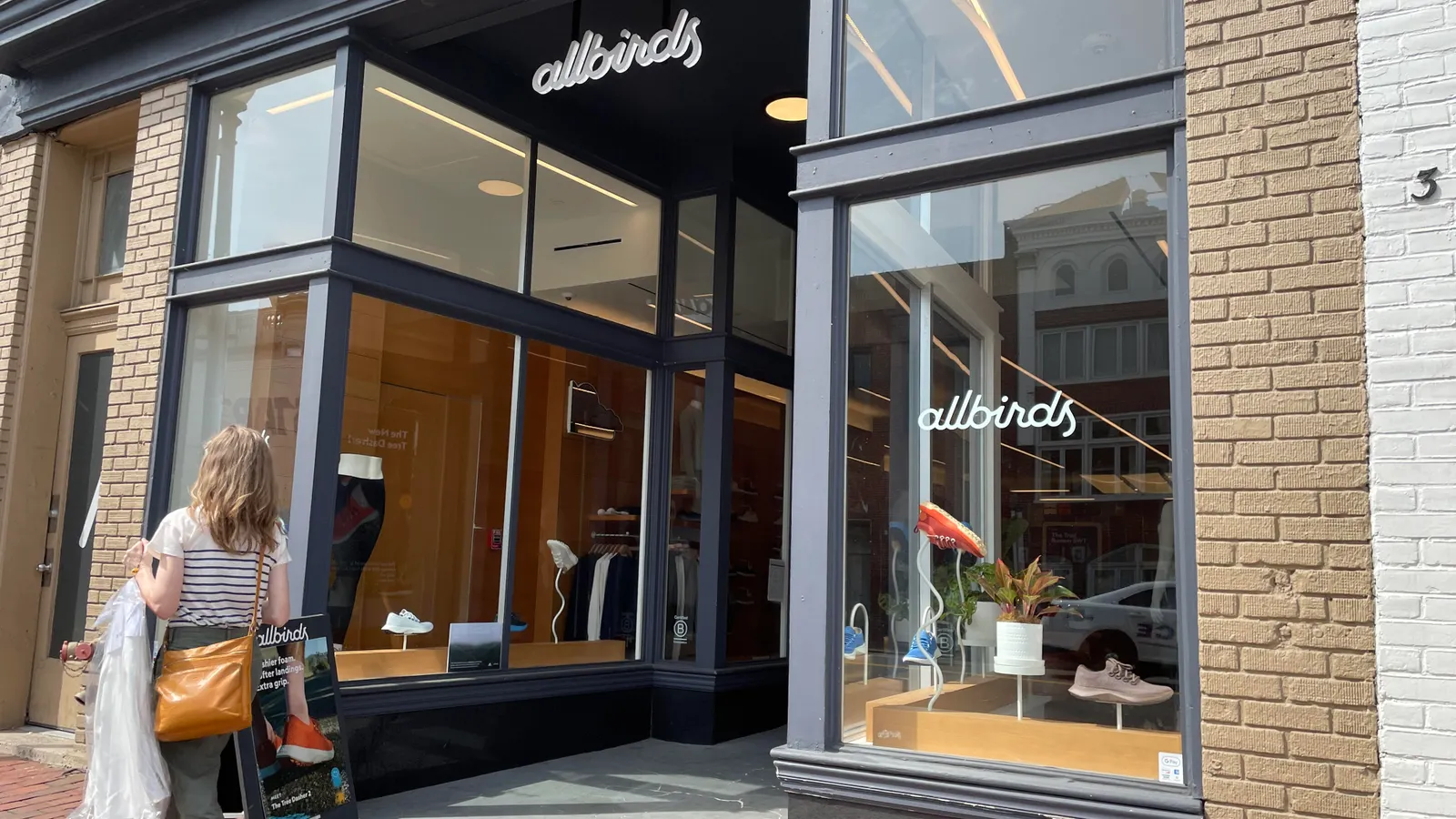 Aerosoles owner agrees to buy Allbirds for $39M