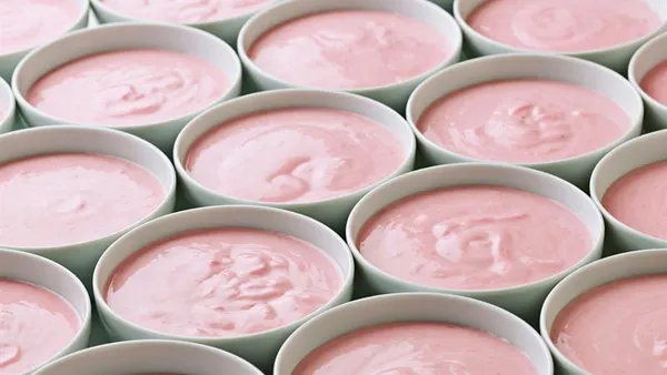 Yogurt with a naturally produced red dye