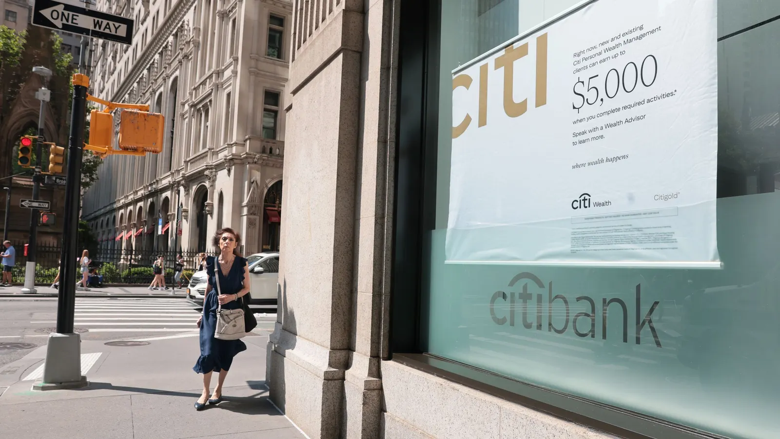 Citi targets deeper client ties with savings rate boost