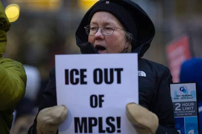 Federal immigration agents to begin leaving Minnesota, Frey says