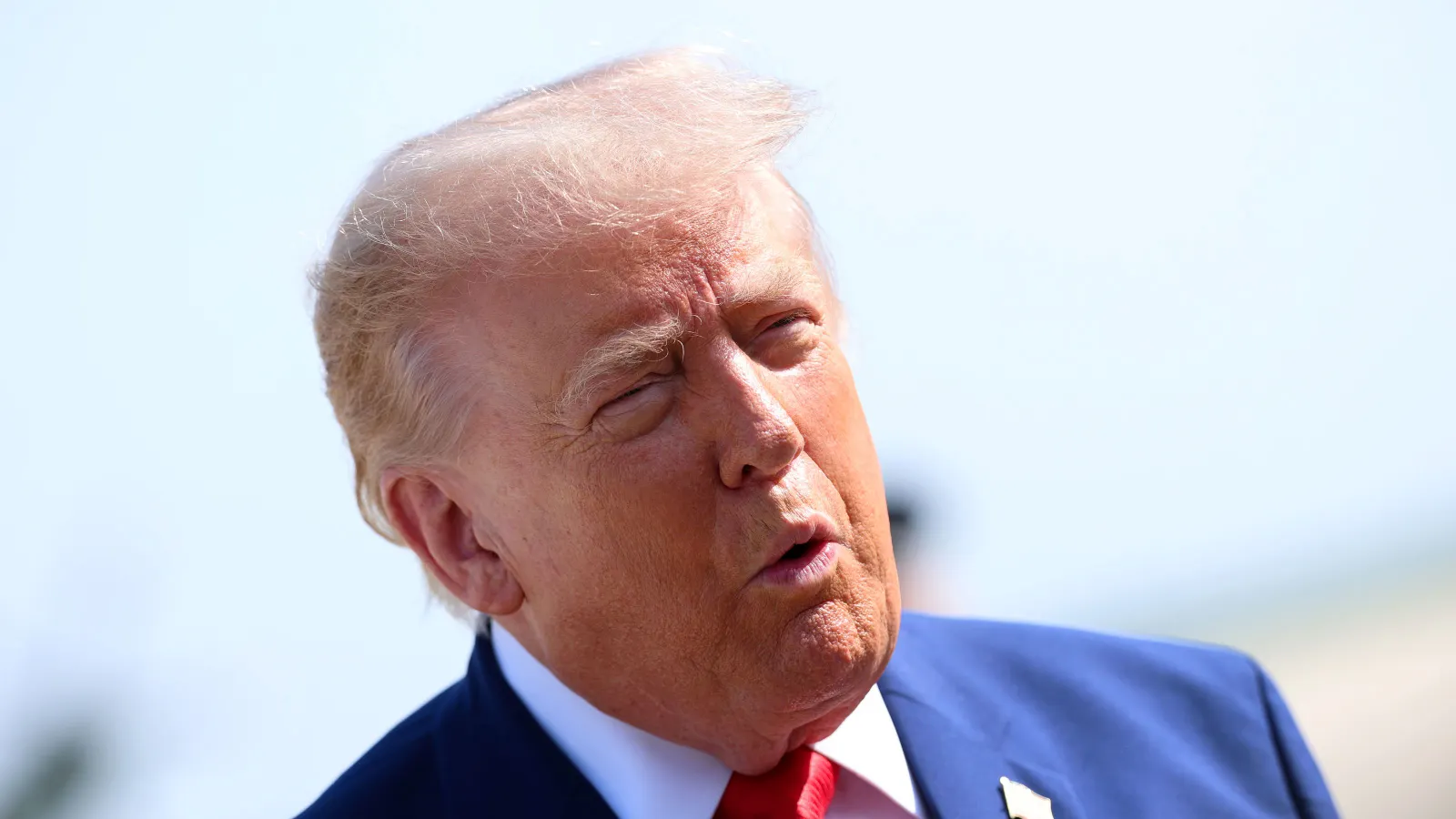 Trump maps out 200% tariffs for generic pharmaceuticals