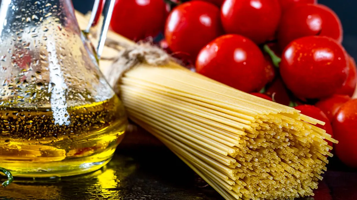 Olive oil, pasta and tomatoes