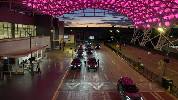drop off lanes at Atlanta Hartsfield-Jackson International Airport