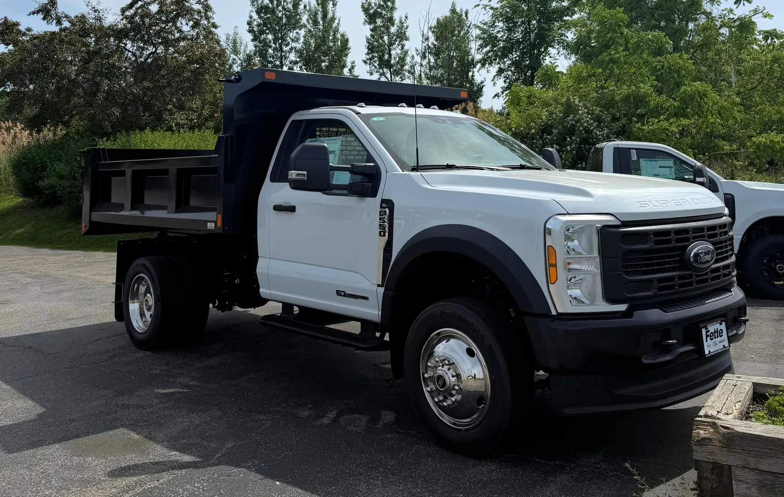 Ford F-550 dump truck