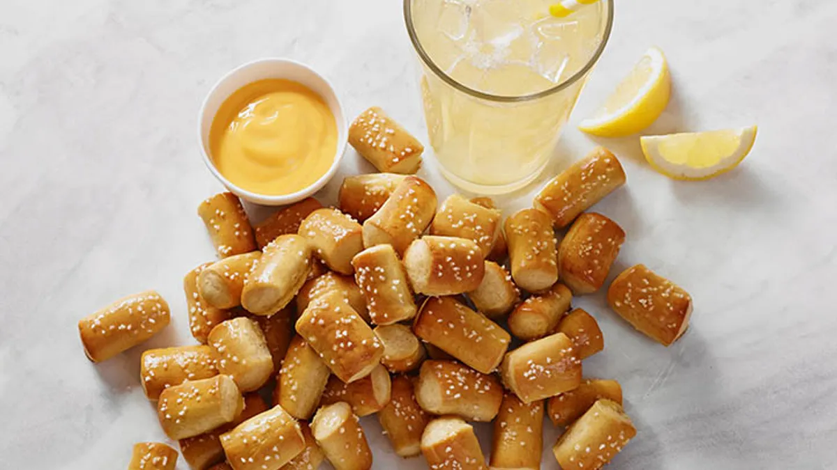 An image of Pretzel Bites and a lemonade from Pretzelmaker