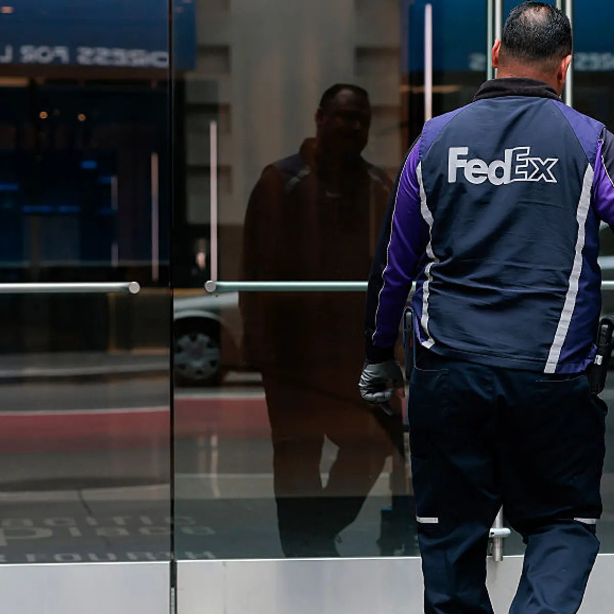 CMA CGM to buy FedEx’s contract logistics unit for $1.4B