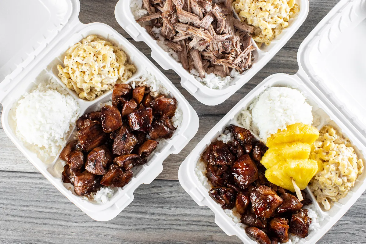 An image of plate lunches from Hawaiian Bros