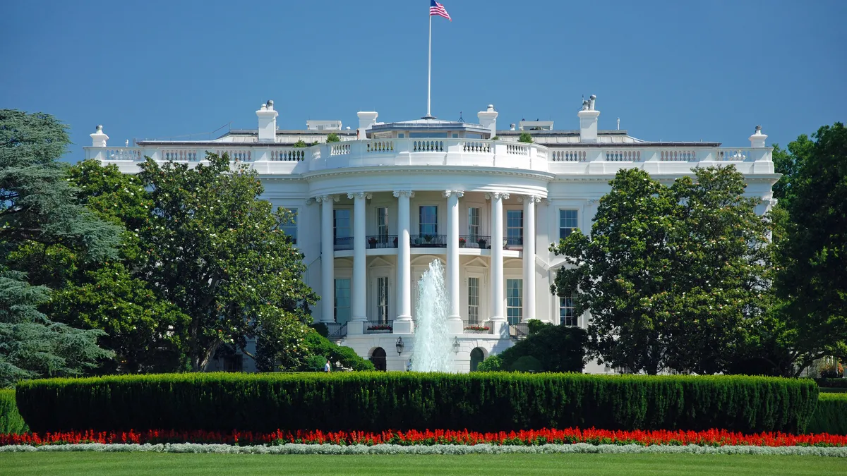 An image of the White House.