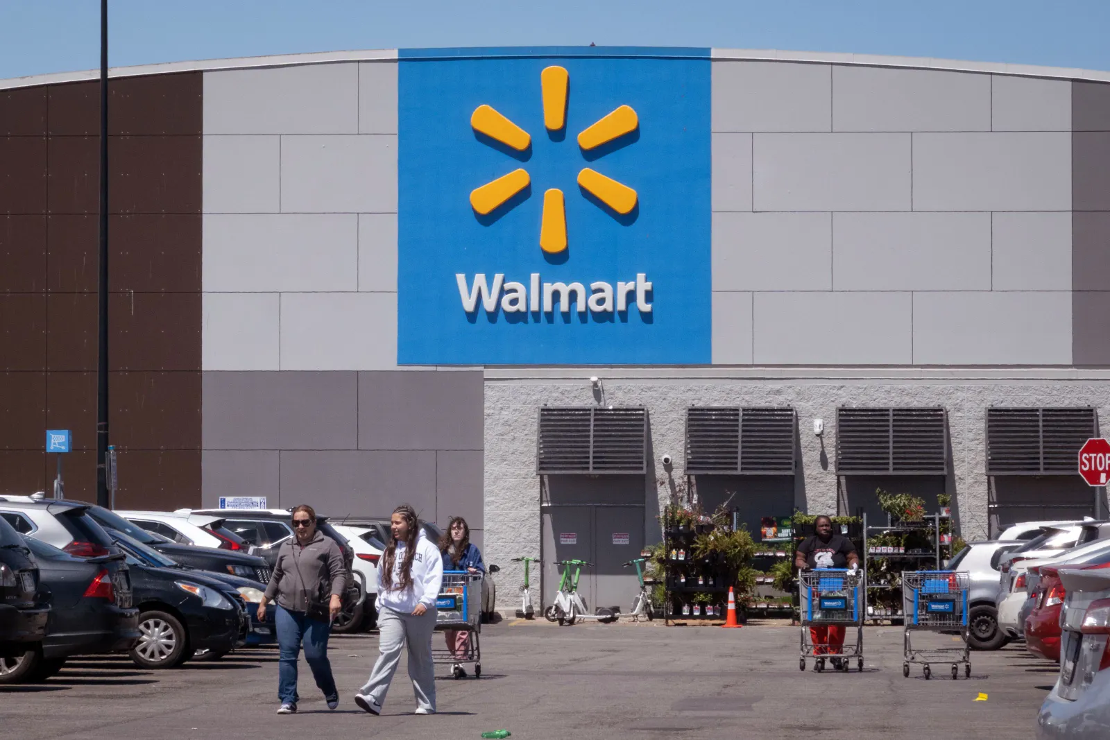 Walmart BNPL Affirm Klarna financing retail