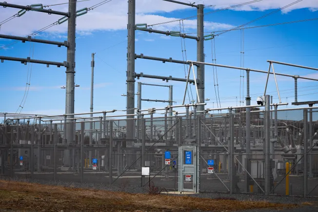Virginia senator suggests SCC judge recuse from NextEra-Dominion merger
