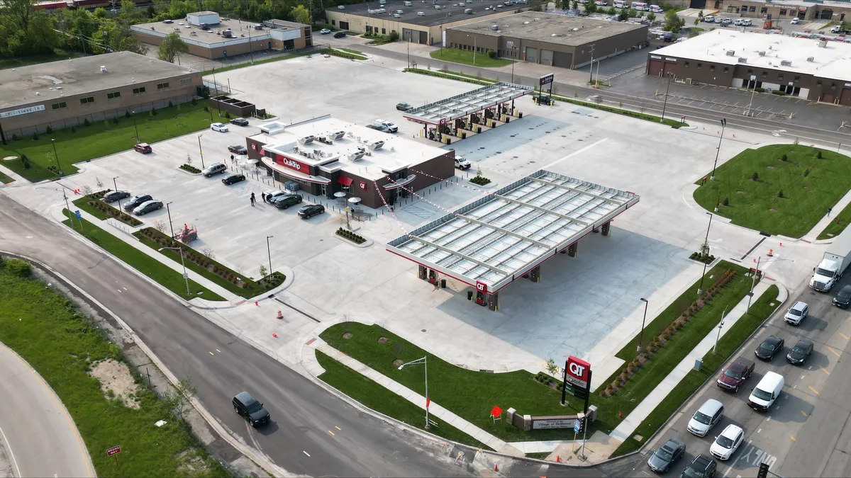 QuickTrip's first Chicago-area store