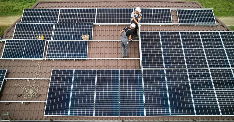 US deployed a record 32 GW of solar generating capacity in 2023: SEIA ...