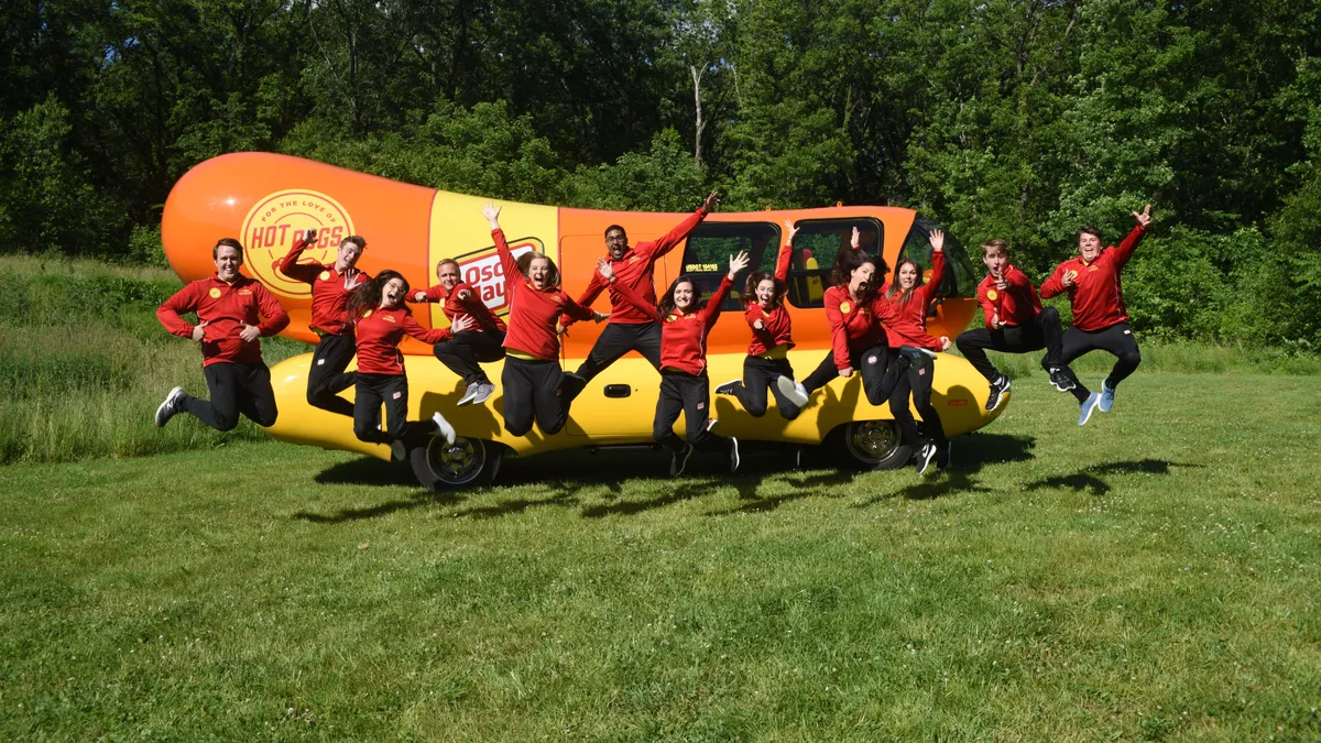 Oscar Mayer Wienermobile drivers wanted