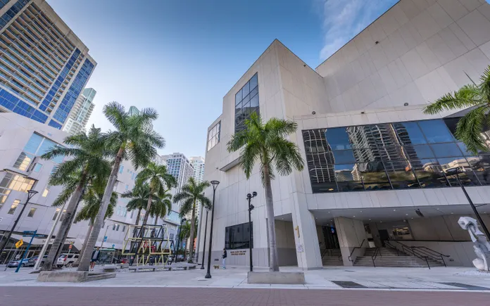 Florida state board bans undocumented students from college system