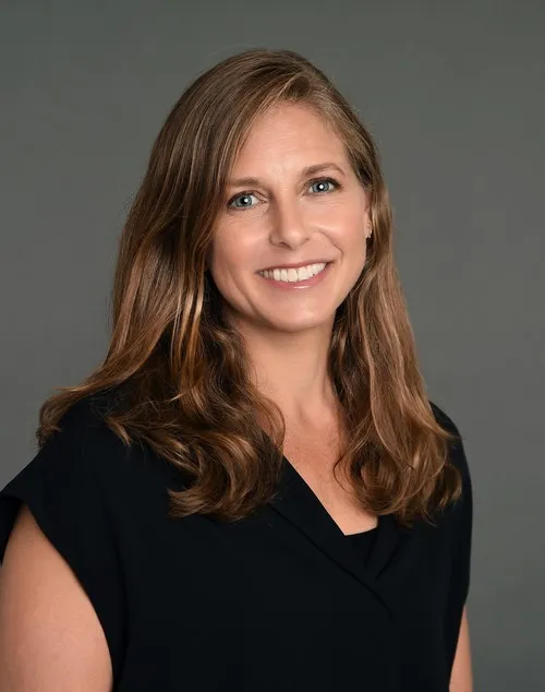 headshot of Carolyn Renzin, FanDuel Group's chief legal officer