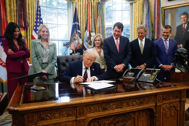 Trump signs order to deploy National Guard to address Memphis crime ...